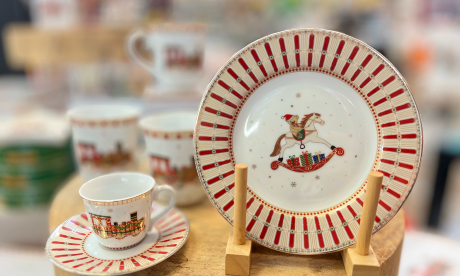 Kvalitní italský porcelán s vánočními motivy